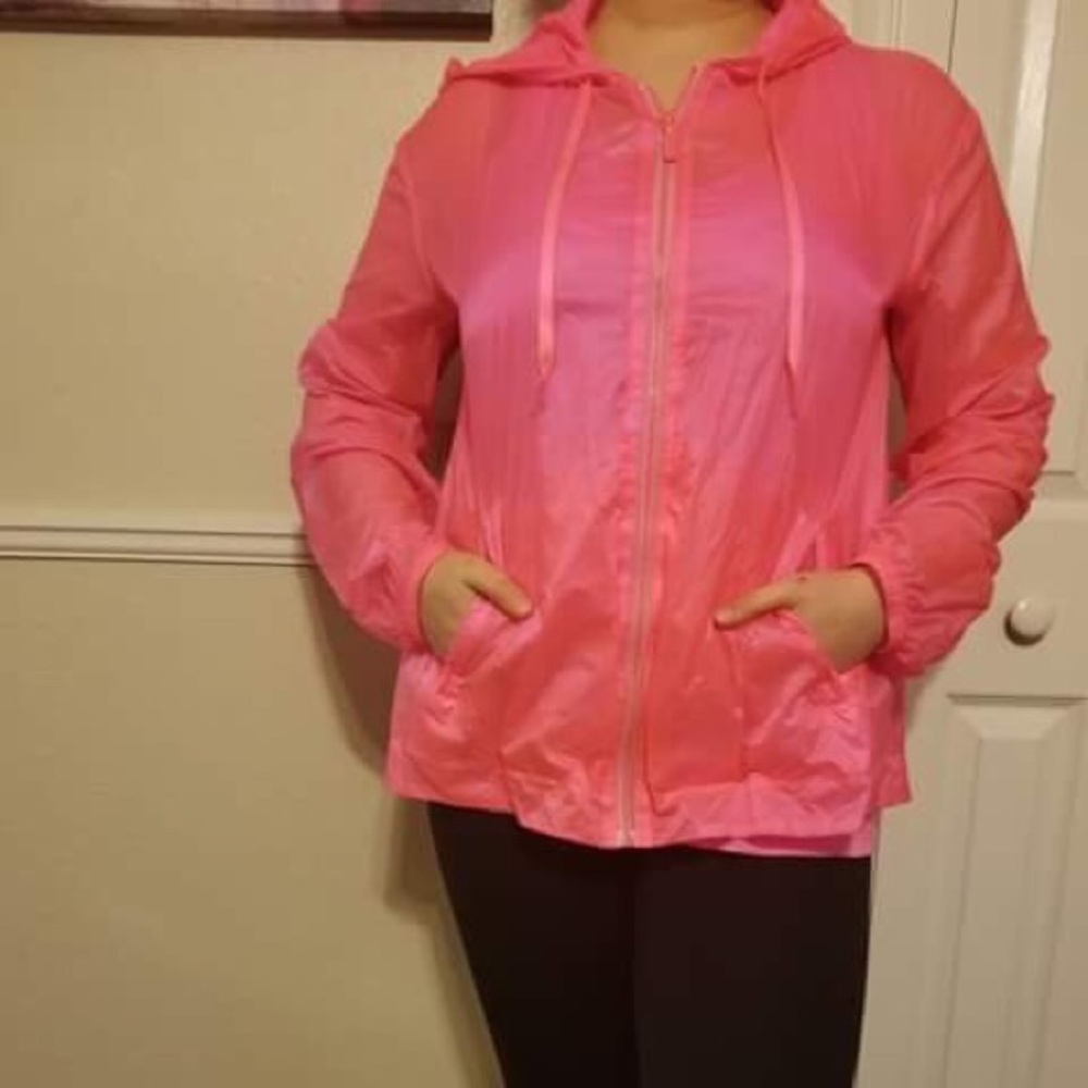 Lilly Pulitzer Irina Windbreaker in Coral Reef